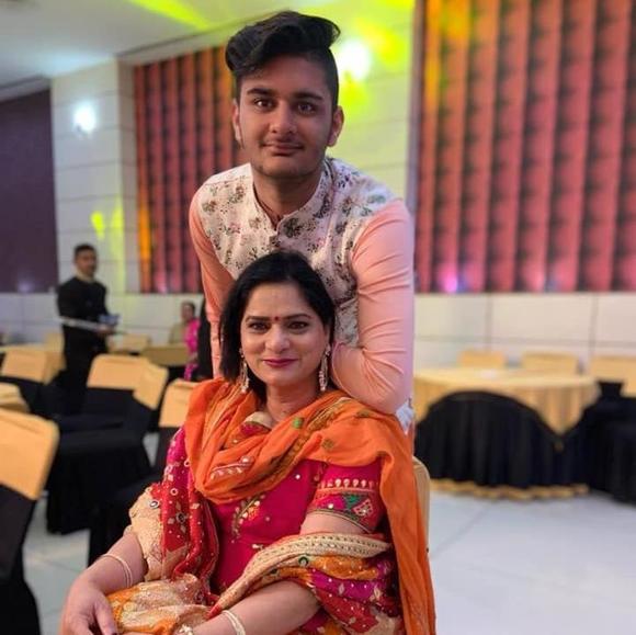 Profile Picture of Rajwinder Singh (@rajwinder_singh) on Poshmark