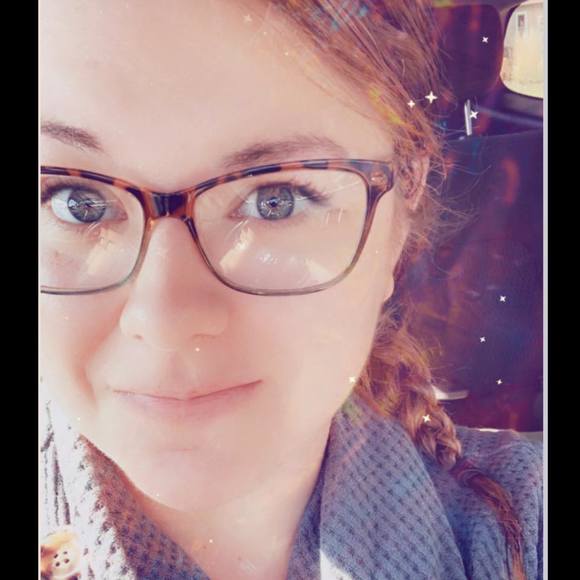 Profile Picture of Brena Fearnow (@bfearnow) on Poshmark