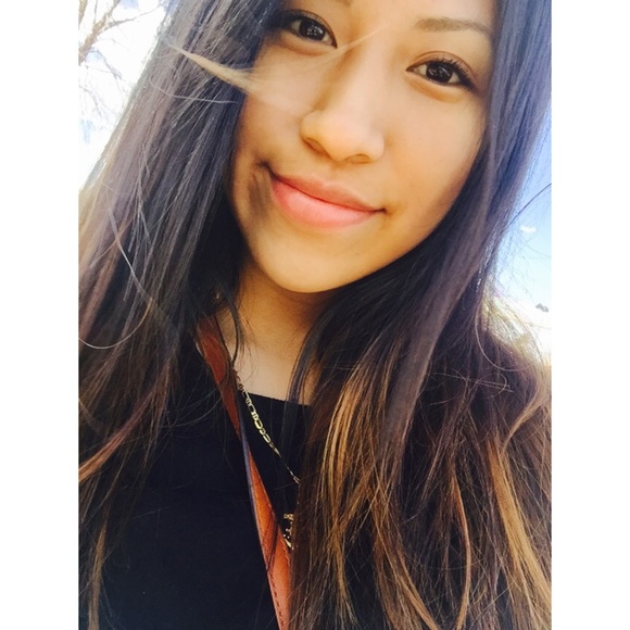 Profile Picture of Rose Tacuri (@rosetacuri) on Poshmark