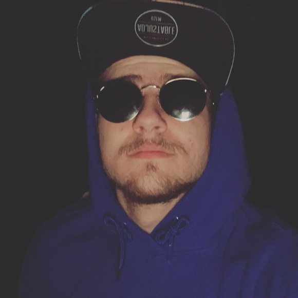 Profile Picture of Anthony Jackson-keefer (@4a2j0) on Poshmark