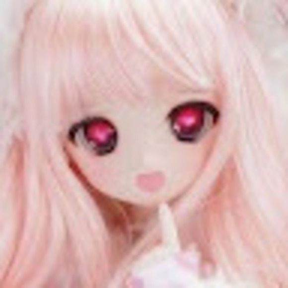Profile Picture of Chwurch ゆみ (@nemurin) on Poshmark