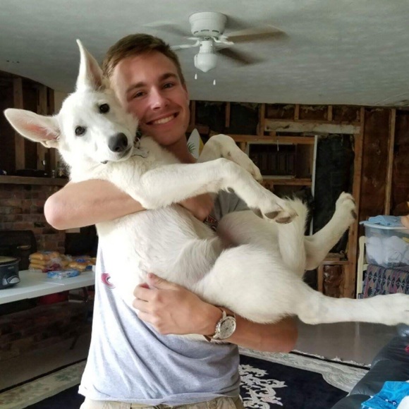 Ryan Schilling - Poshmark Profile Picture of Ryan Schilling (@srhino2) on Poshmark