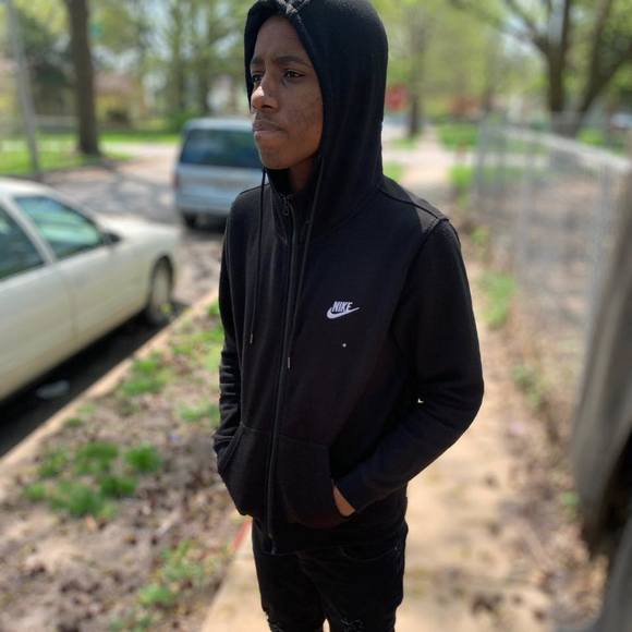 Profile Picture of Damon Sipes (@damonsipes5) on Poshmark