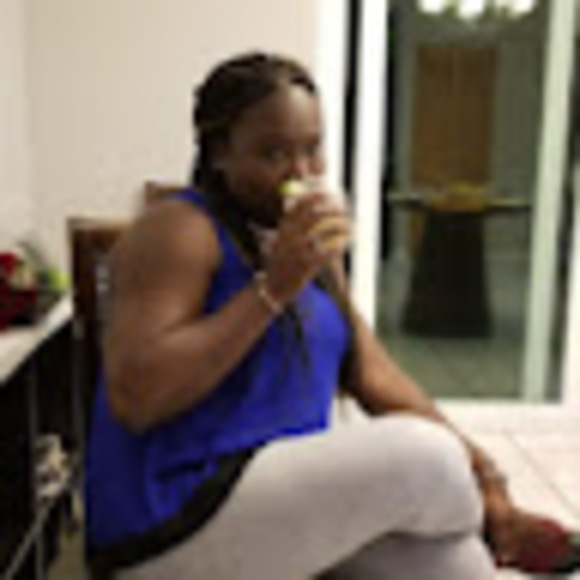 Profile Picture of Bianca St julien (@jubilita33) on Poshmark