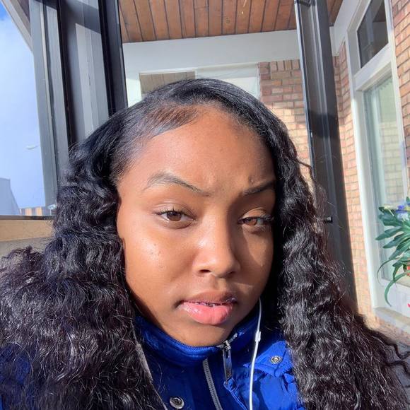 Profile Picture of Jaida Tharpe (@jaidatharpe) on Poshmark