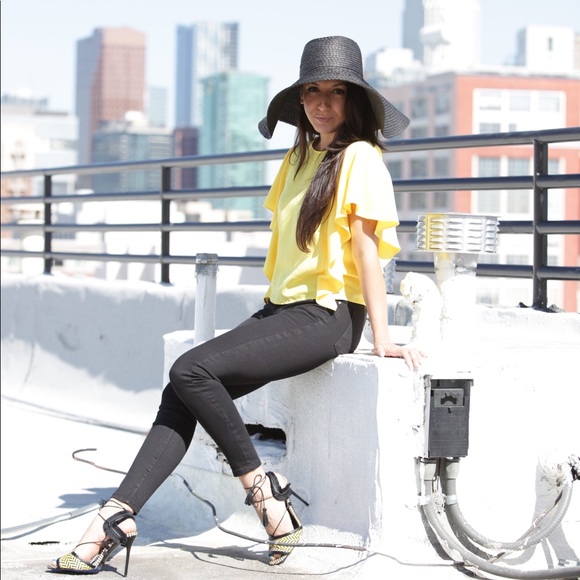 Profile Picture of Jacqueline M (@jackiesmendoza) on Poshmark