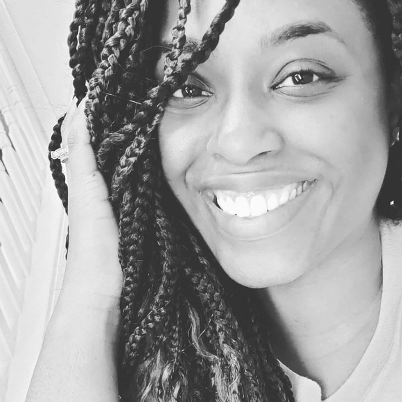 Profile Picture of Tondalia Shaw (@just_te) on Poshmark