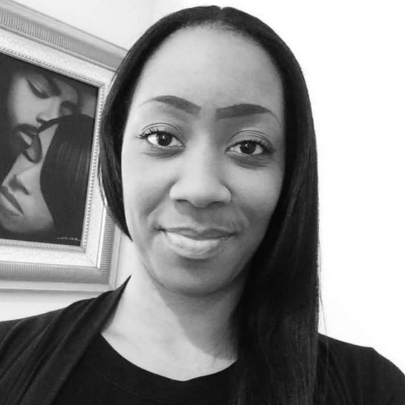 Profile Picture of Támara Walters (@ladydub) on Poshmark
