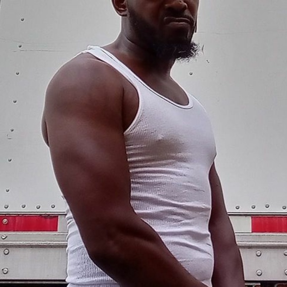 Profile Picture of Andre Skinner (@andreskinner318) on Poshmark