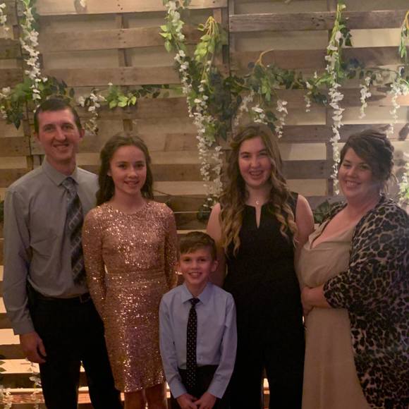 Profile Picture of Sarah Pore willis (@poorlene) on Poshmark