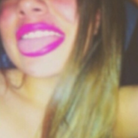 Profile Picture of Caleigh Yates (@r3xlity) on Poshmark