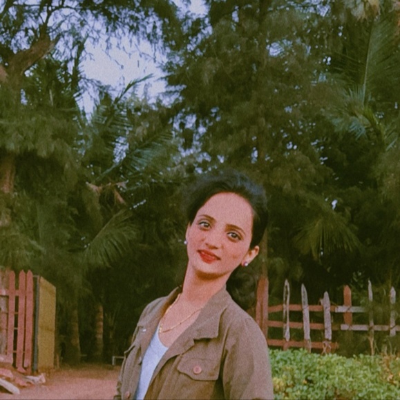 Profile Picture of Parthavi Narvankar (@parthavin) on Poshmark