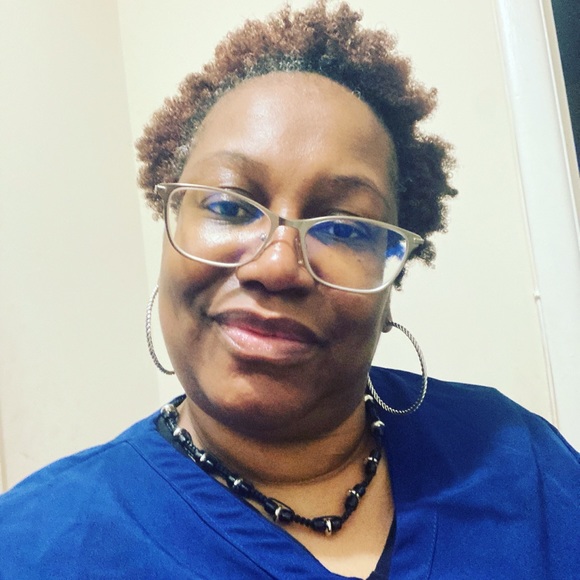 Profile Picture of Stephanie Bookhardt (@sbookhardt) on Poshmark