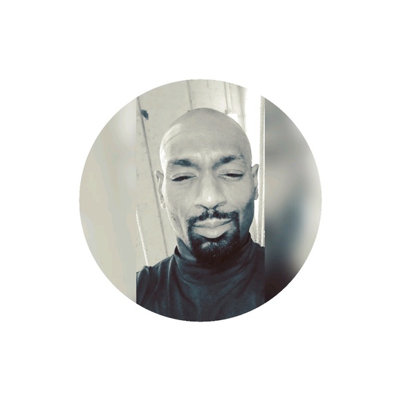 Profile Picture of Huwe Burton (@huweburton72) on Poshmark