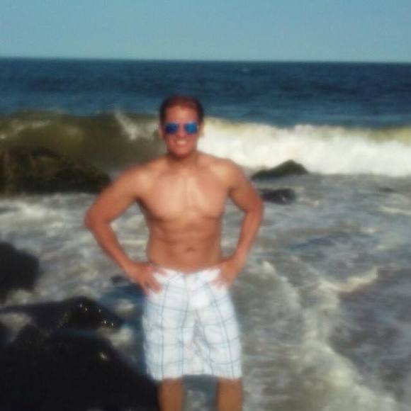 Profile Picture of Nelson Moran (@ysaac) on Poshmark