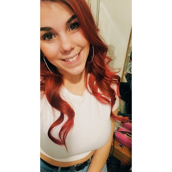 Profile Picture of Samm Halstead (@sammhalstead) on Poshmark