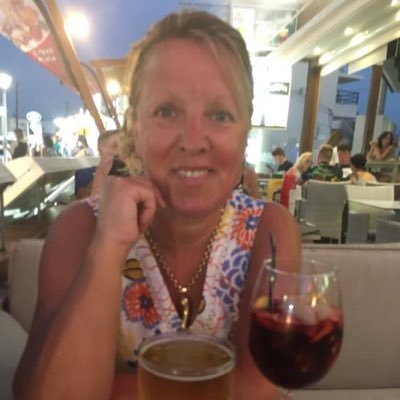 Profile Picture of Mandy Ryan-Lock (@MandyRyanLock) on Twitter