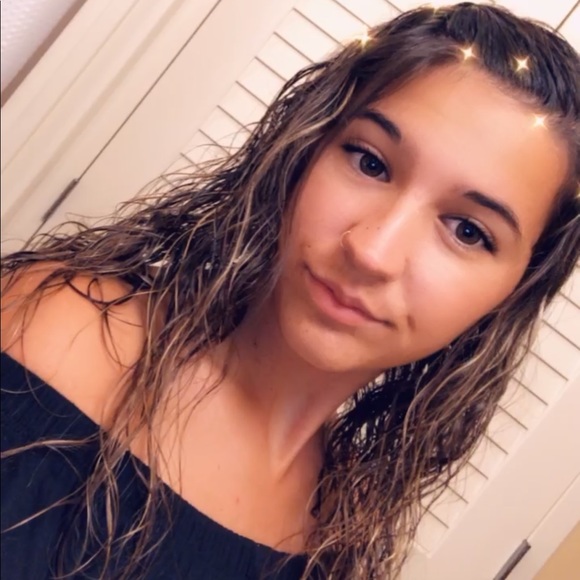 Kaitlyn Stollenwerk - Poshmark Profile Picture of Kaitlyn Stollenwerk (@kaaitlyn05) on Poshmark