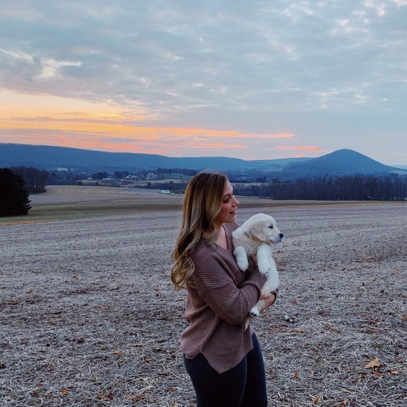 Profile Picture of Erin Potoskie (@epotoskie) on Poshmark