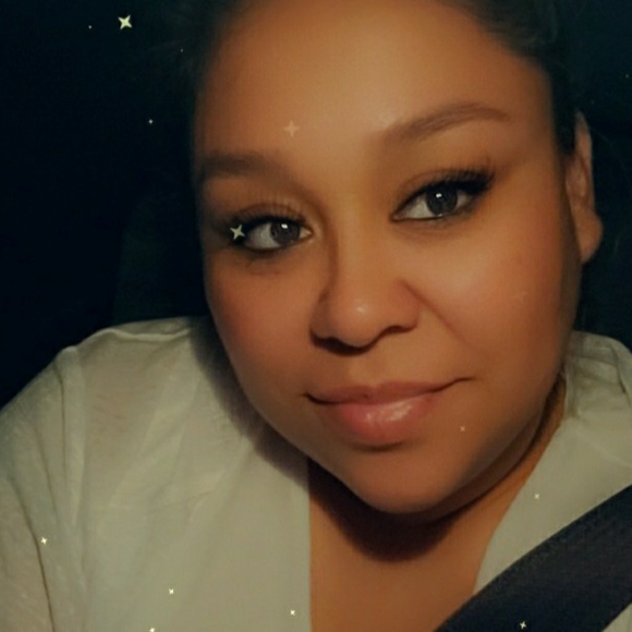 Profile Picture of Jenifer Rodriguez (@jen2410583) on Poshmark