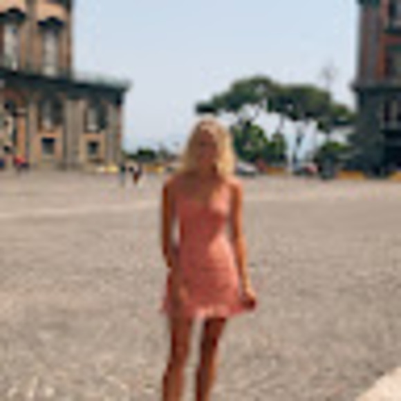 Profile Picture of Olivia Uebelein (@ouebe) on Poshmark