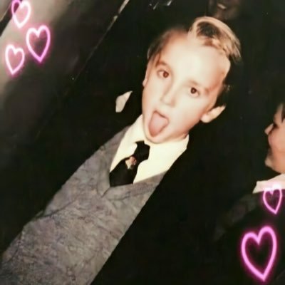 Profile Picture of 𝑣𝑎𝑐ℎ𝑖𝑟𝑎𝑤𝑖𝑡 (@moonIiqht) on Twitter