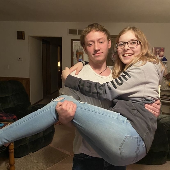 Profile Picture of Hunter Poppenhager (@hpoppenhager) on Poshmark