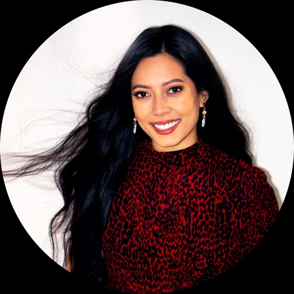 Caitie Thiede - Poshmark Profile Picture of Caitie Thiede (@caitie_th) on Poshmark