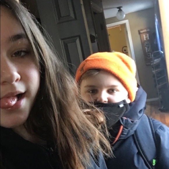 Profile Picture of Haylee Delorey (@fluffy_rainbow) on Poshmark