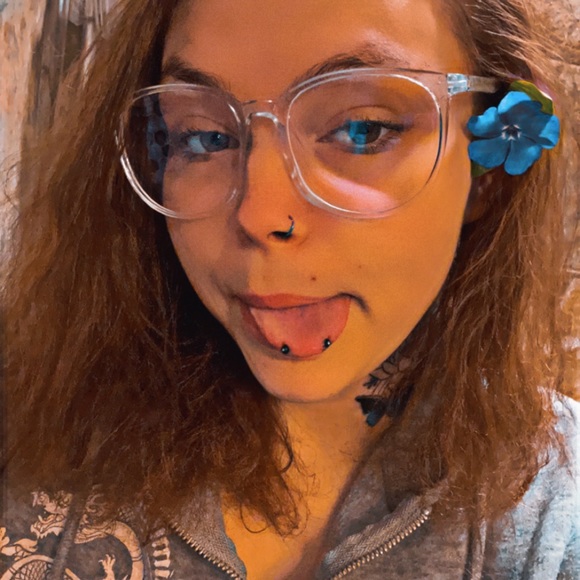 Profile Picture of Michaela Kroll (@kailamarie1133) on Poshmark