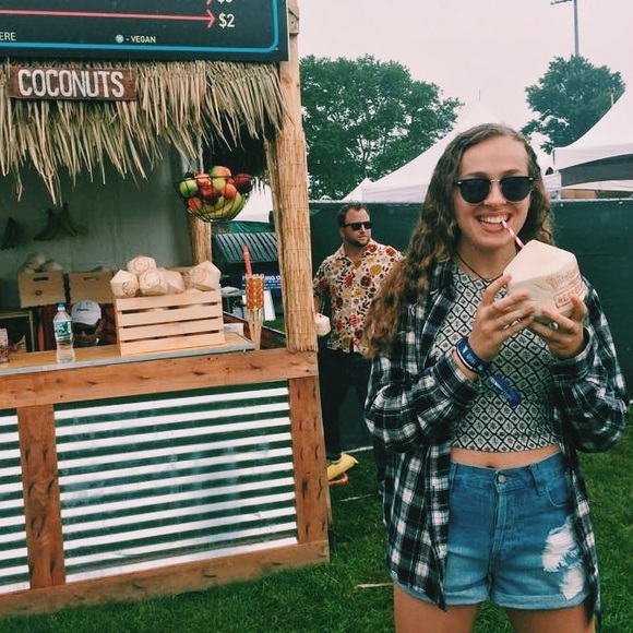 Profile Picture of Emily Wolfe (@elwolfe) on Poshmark