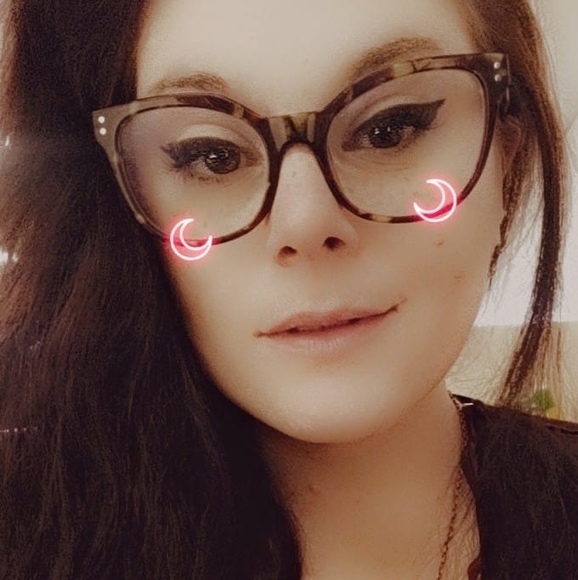 Profile Picture of Stacy Bortz (@earlenedmornin) on Poshmark