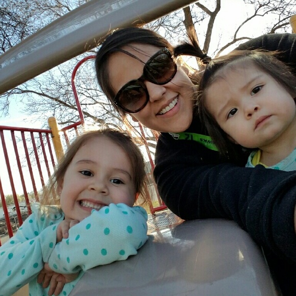 Profile Picture of Veronica Barquist (@vbarquist) on Poshmark