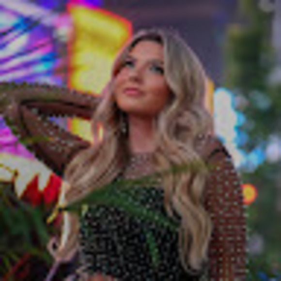 Profile Picture of Jeanie Ackerman (@jeanieackerm360) on Poshmark