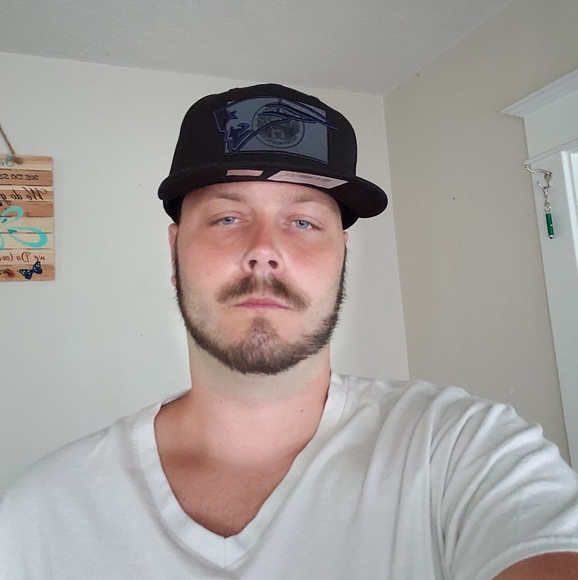 Jeremy Caisse - Poshmark Profile Picture of Jeremy Caisse (@jeremy1514) on Poshmark