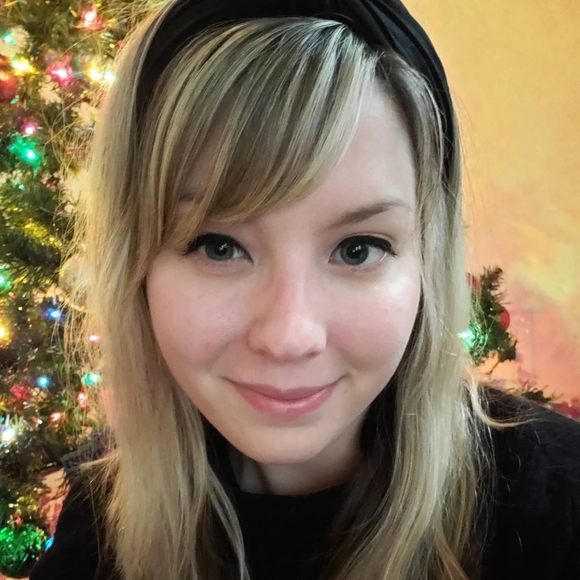 Profile Picture of Jackie Jenkins (@jackiejenkin106) on Poshmark
