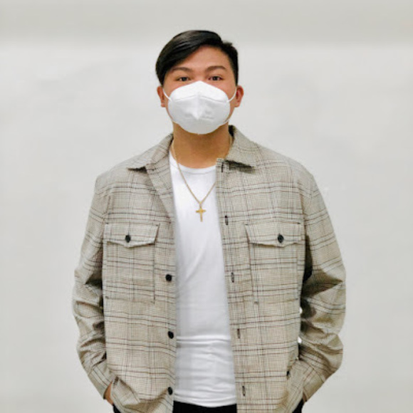 Profile Picture of Carl perez (@acbhrentt0304) on Poshmark