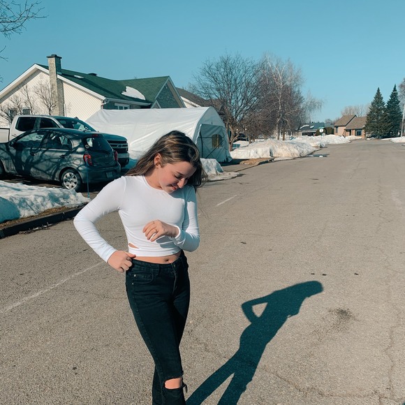 Rose-annabel Julien - Poshmark Profile Picture of Rose-annabel Julien (@roseannabel) on Poshmark