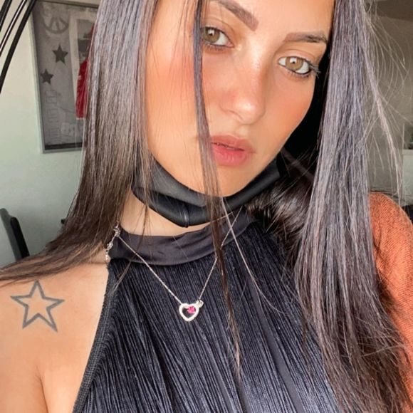 Profile Picture of Cindy Mayara (@cindymayara) on Poshmark