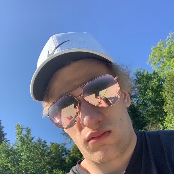 Profile Picture of Miguel Cantin (@migmig010) on Poshmark