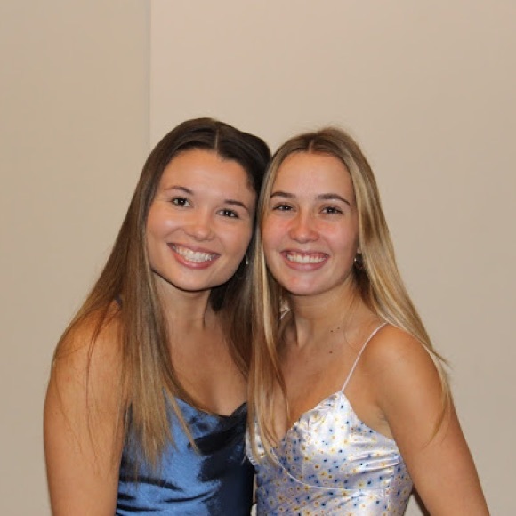 Profile Picture of Alex Gromala (@alexgromala) on Poshmark