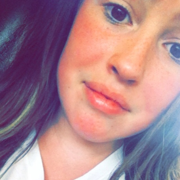 Lexi Spurgin - Poshmark Profile Picture of Lexi Spurgin (@_lexibear_) on Poshmark