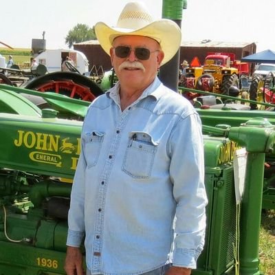 Profile Picture of Dan Oster (@a57790f2f5af489) on Twitter