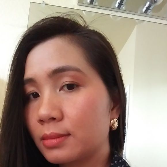 Profile Picture of Hien Dinh (@dinhhien6113) on Poshmark