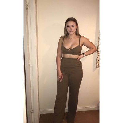 Profile Picture of Danielle Baxter (@danibaxter14) on Twitter