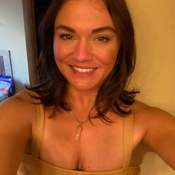 Profile Picture of Jarita Mccully (@jrmccully) on Poshmark