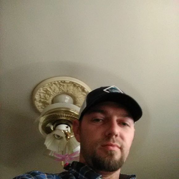 Profile Picture of Chad Roach (@chadroach12) on Poshmark
