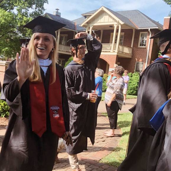 Profile Picture of Fiona Dougan (@fionastarr) on Poshmark