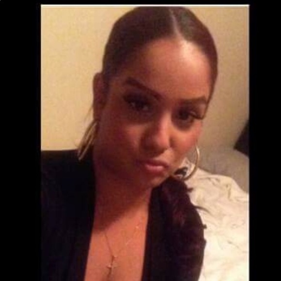 Profile Picture of Loretta Singh (@sngl0722) on Poshmark