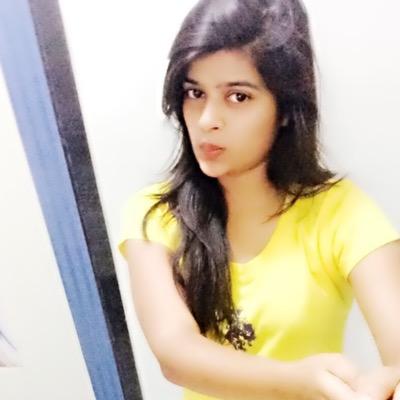 Profile Picture of Komal Agrawal ❤️ (@komalag1107) on Twitter